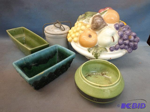 lot 139 image: Household Items   Ceramic Centerpiece  Crock ...