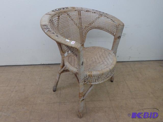 lot 144 image: Wicker Chair   25 x 24 ...