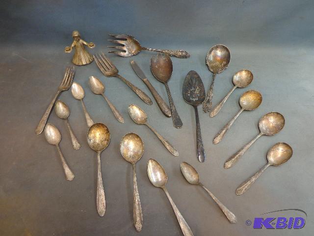 lot 169 image: Box of Assorted Silver Plated Flatware   Nati...