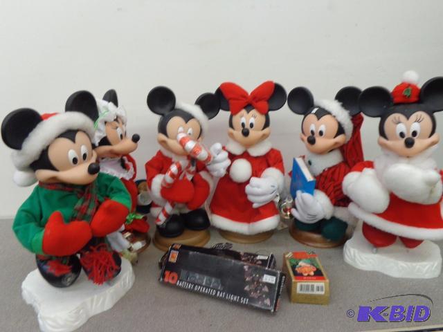 lot 178 image: Assortment of Christmas Mickey and Minnie Mou...