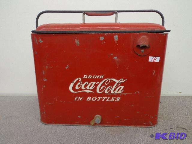lot 18 image: Collectible Coca Cola Cooler   17 x 13 ...