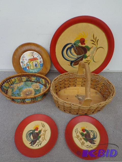 lot 20 image: Baskets and Wall Art   &nbsp2 baskets 1 with...
