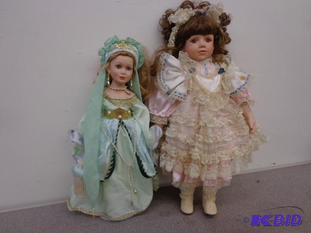 lot 25 image: Victorian Era Porcelain Dolls   (1) is Connoi...