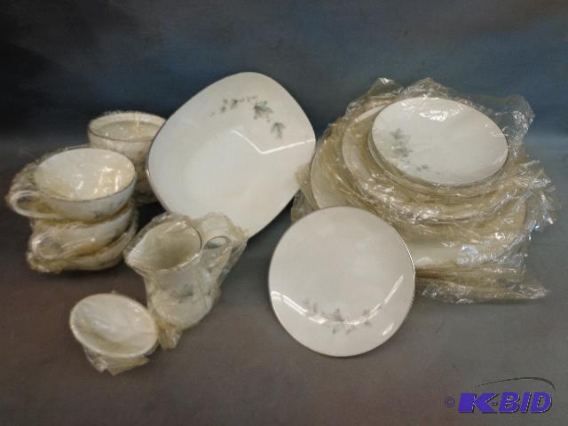 lot 41 image: Noritake China set   4 plates, 4 salad plates...