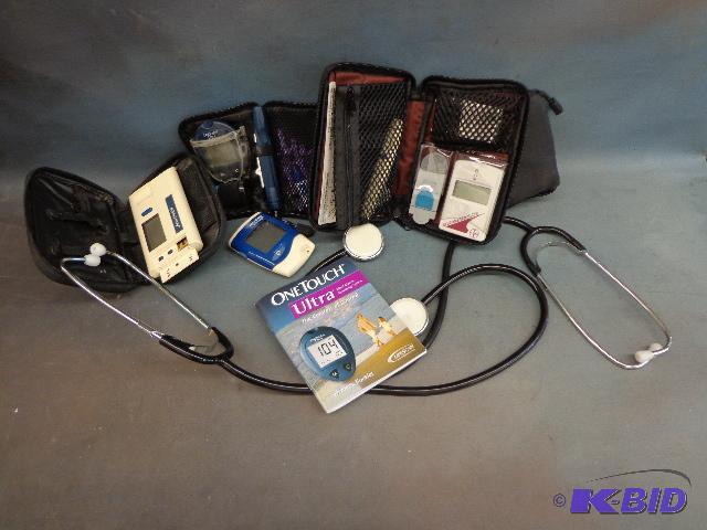 lot 45 image: (4) One Touch Ultra Blood Glucose Monitoring ...