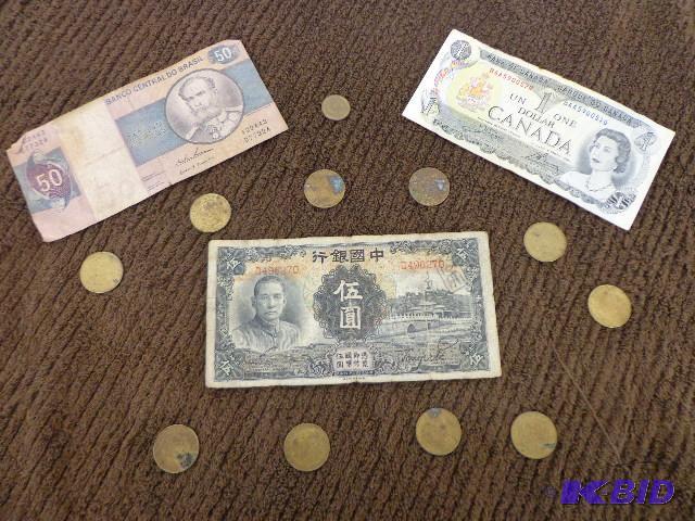 lot 90 image: Assorted Currency   Canada  Brazil  China ...