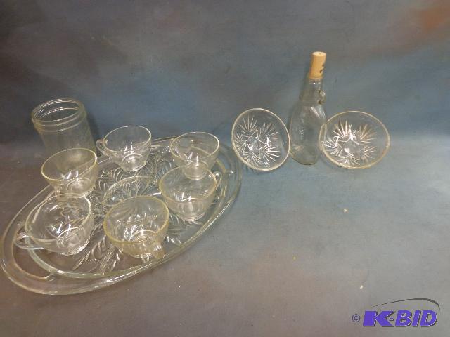 lot 98 image: Assorted Glass Items   (6) Cups  (1) plate  (...