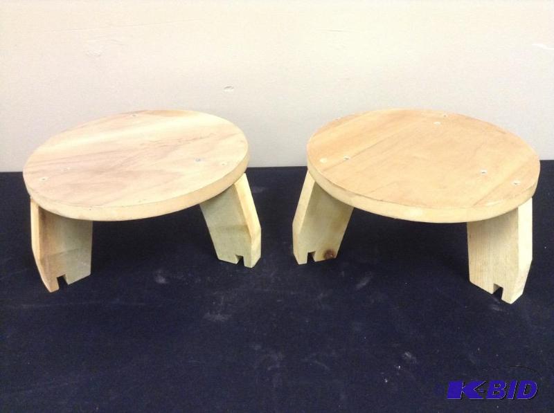 lot 112 image: 2 Wooden 5 Gallon Pail Seats