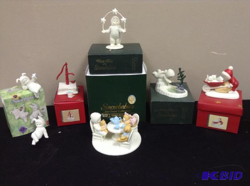 lot 12 image: Snowbabies Figurines