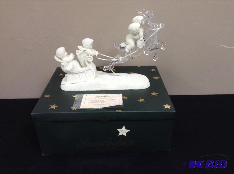 lot 128 image: 2001 Up Into The Stars Snowbabies