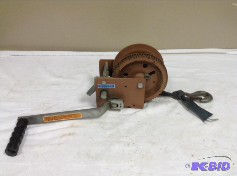 lot 170 image: Dutton Lawson Boat Winch Model DL1800