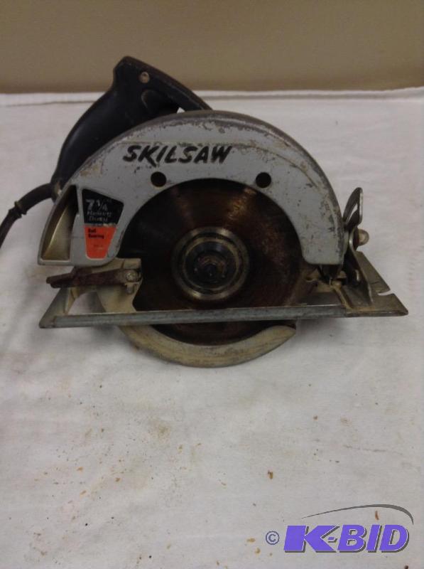 lot 171 image: Skil 7 14 Circular Saw