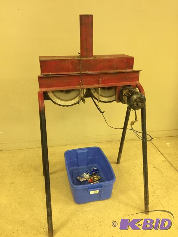 lot 45 image: Hand Made Can Crusher