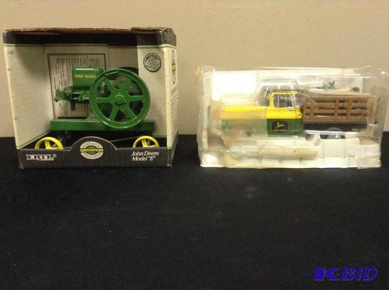 lot 46 image: John Deere Ertl Farm Engine and John Deere Truck w Lawn Mower