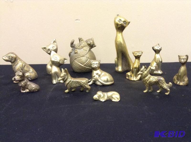 lot 48 image: Collection of Brass Cats & Dogs