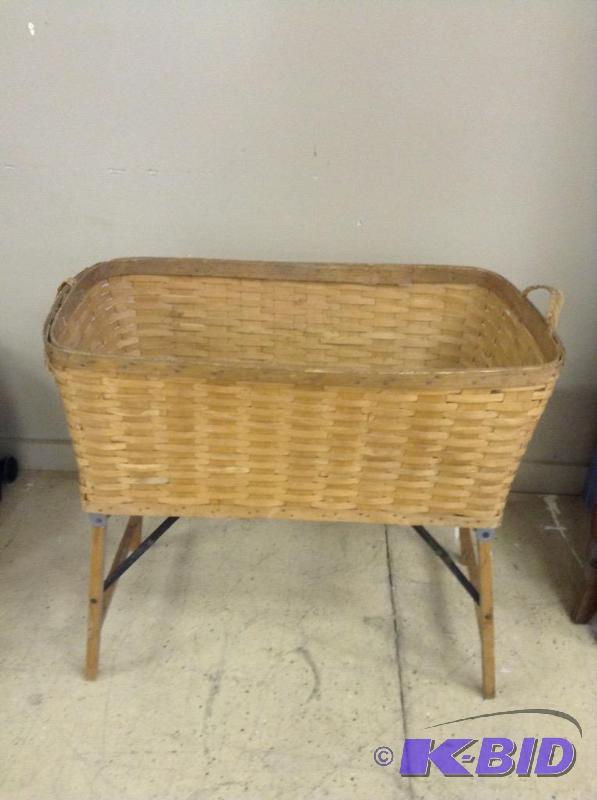 lot 81 image: Vintage Wicker Laundry Basket