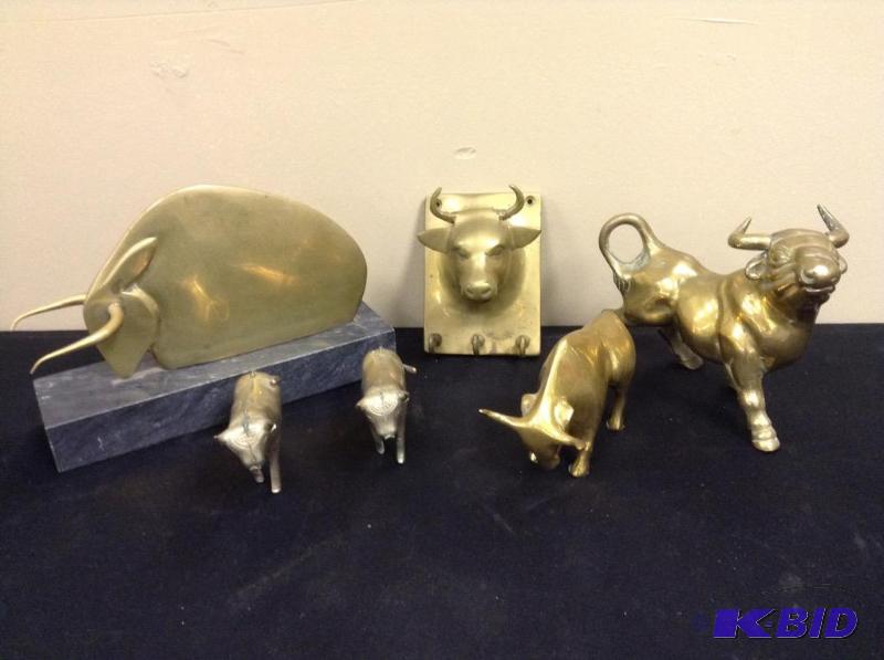 lot 82 image: Collection of Brass Bulls