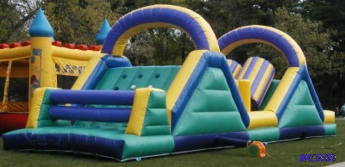 lot 10 image: Obstacle Course Inflatable