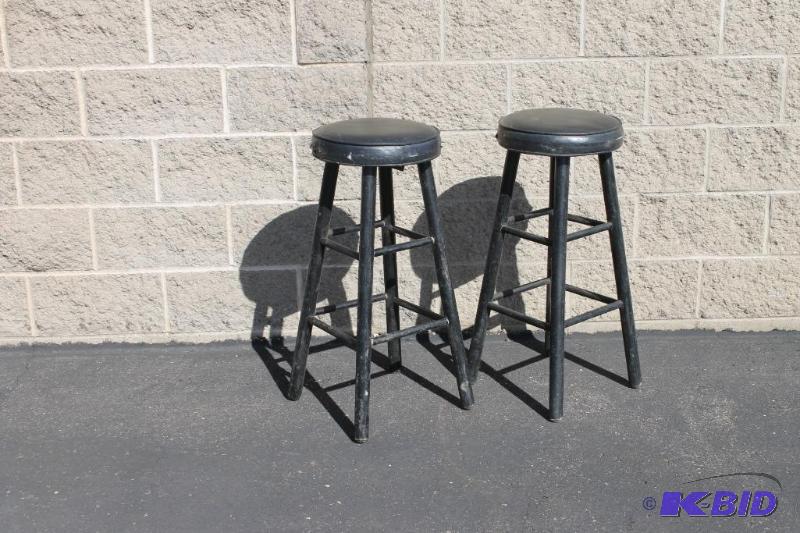 lot 103 image: Black Bar Stools