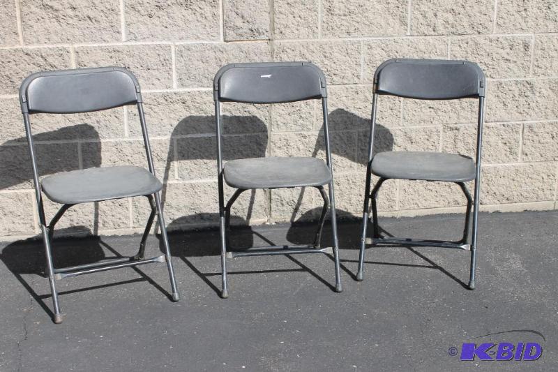 lot 117 image: Black Square Back Folding Chairs
