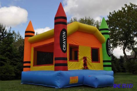 lot 18 image: Crayon Castle Inflatable