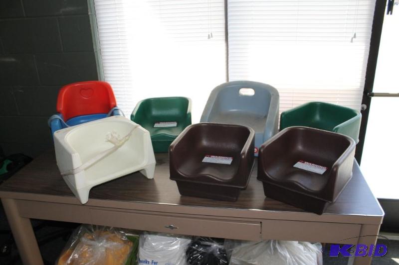 lot 41 image: Booster Seats