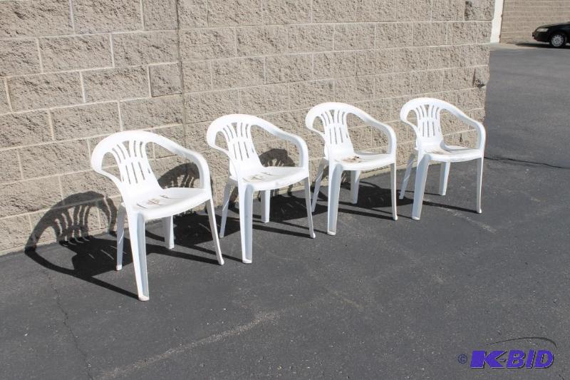 lot 53 image: (20) White Plastic Chairs