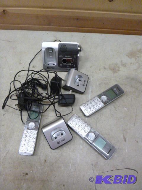 lot 24 image: AT&ampT Phone Set 3 6.0 phones....