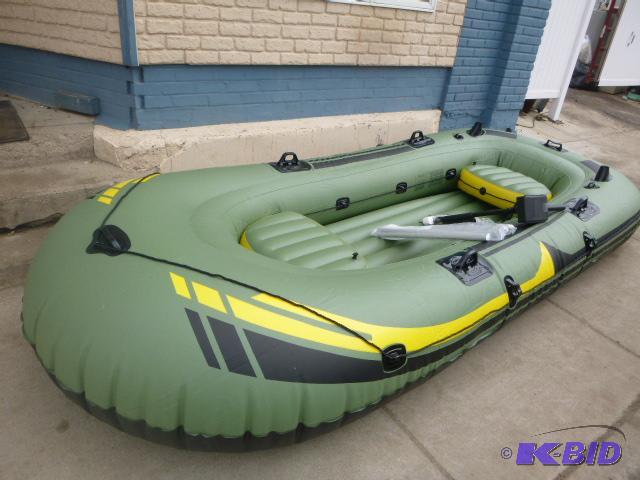 lot 3 image: New 12 Inflatable Boat Comes with 2 paddles,...