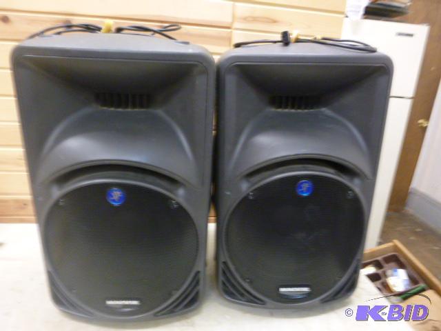 lot 4 image: 2 Mackie Speakers SRM 450 - Active sound rein...