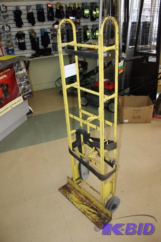 lot 16 image: Heavy Duty Dolly, 61.