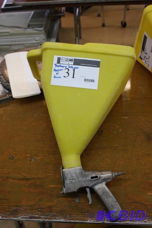 lot 31 image: Pattern Pistol Texture Sprayer Hopper and Gun.