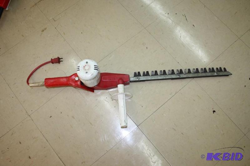 lot 35 image: Hedge Trimmer.