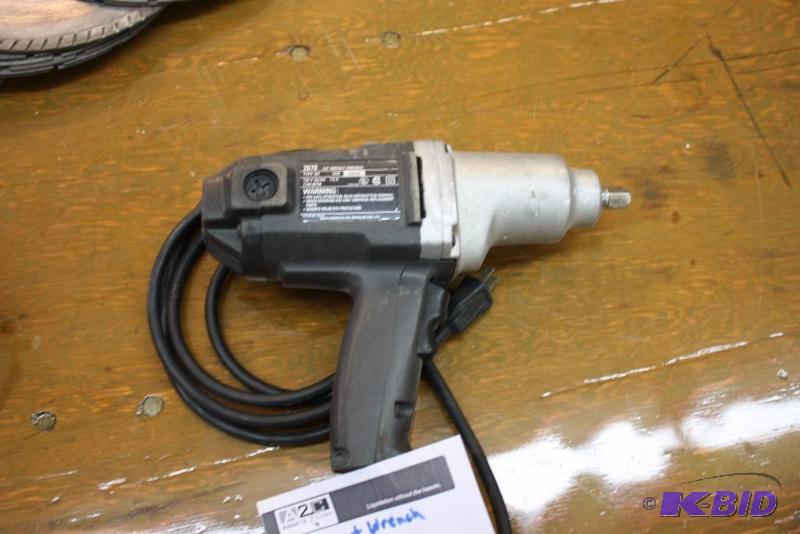 lot 38 image: Black & Decker 12 Impact Wrench, Type 101, 120V, 2700BPM, 7.5A.