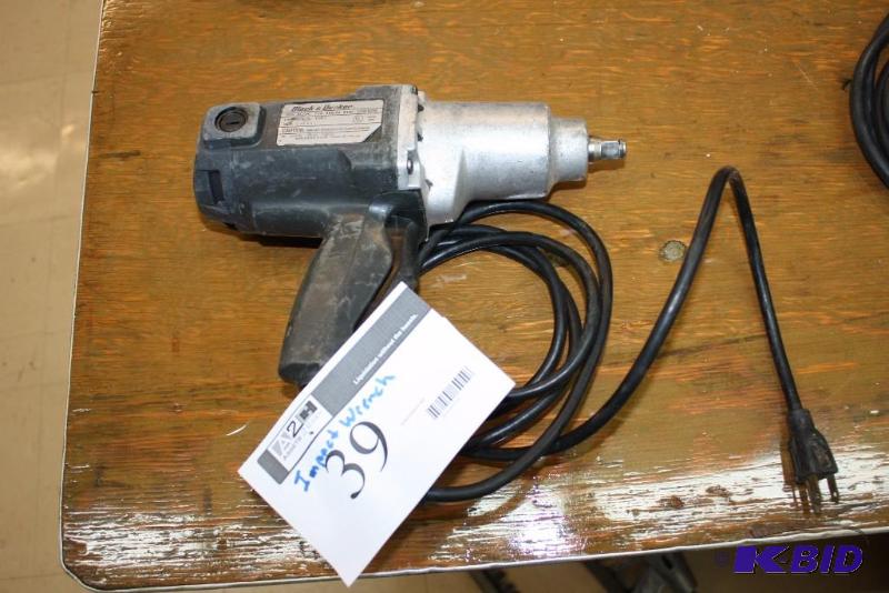 lot 39 image: Black & Decker Impact Wrench, Type 101, 120V, 2700BPM, 7.5A, 2100 NL.