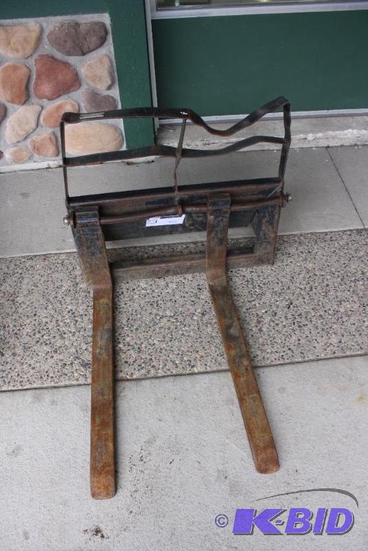 lot 4 image: Forks for Dingo Tractor.