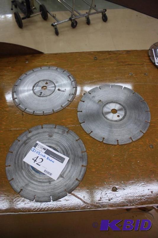 lot 42 image: Lot of (3) 11 12 Blades.
