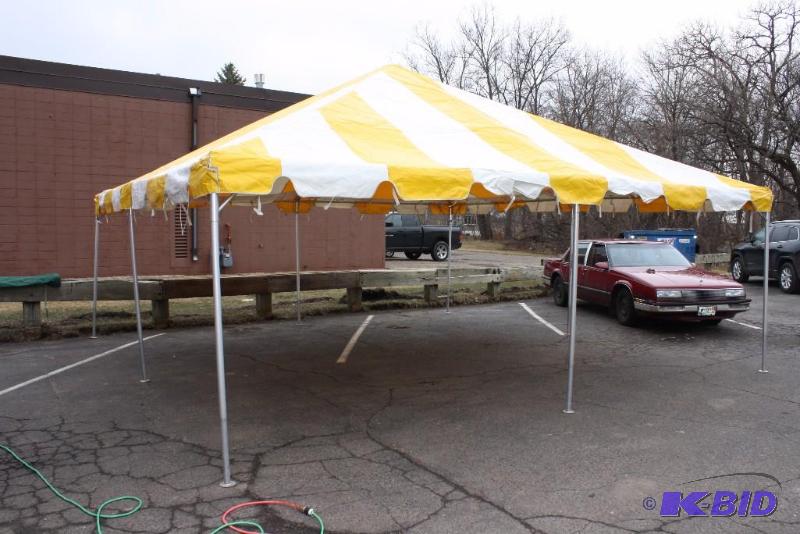 lot 48 image: 20x20 Canopy Tent.
