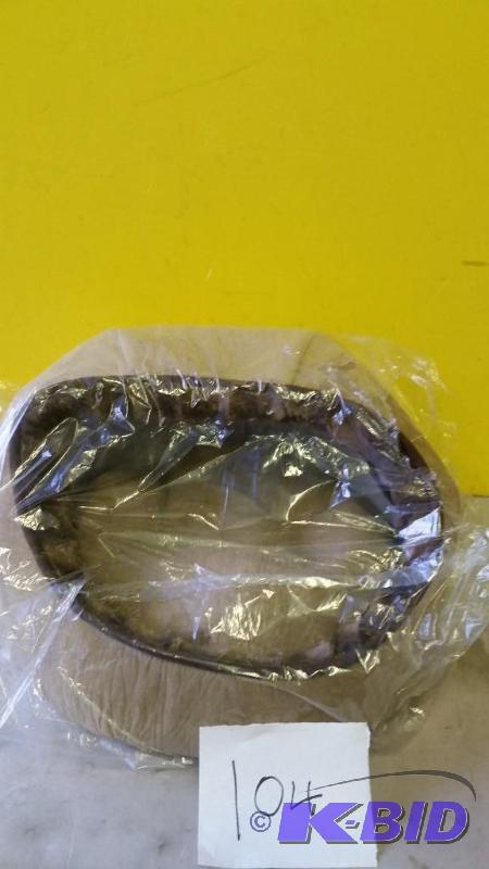 lot 104 image: Small Pet bed with hood snugle