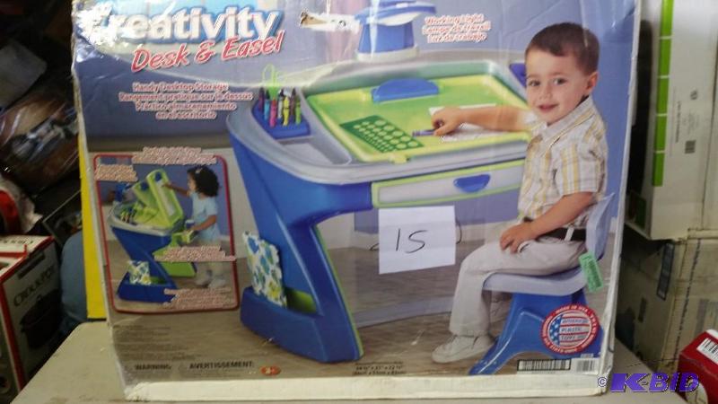 lot 115 image: Creativity Set desk and easel