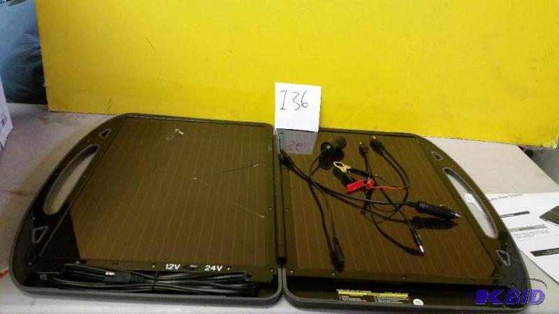 lot 136 image: 13W Briefcase solar Charger