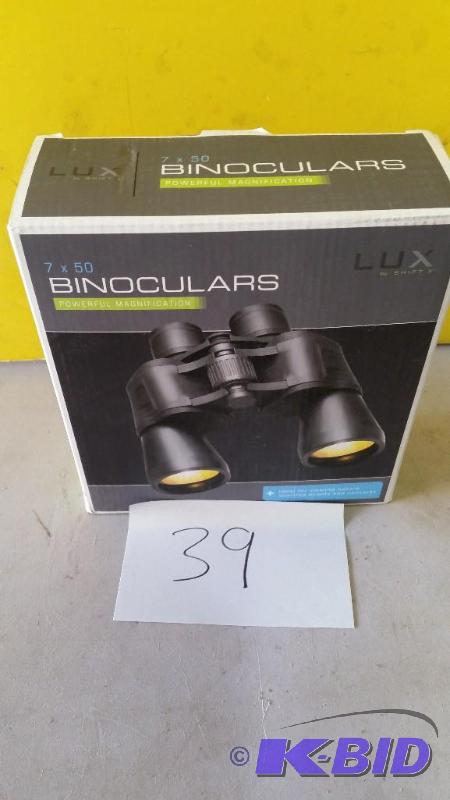 lot 39 image: Binoculars 7x10