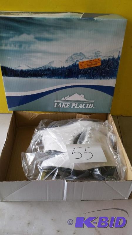 lot 4 image: Chicago electric power tools 7 in. 1.5 HP Bridge Wet Cut Tile Saw with Stand