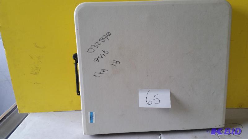 lot 65 image: Foldable Table