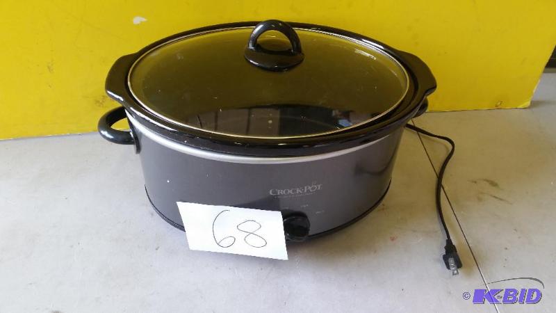 lot 68 image: Crock Pot