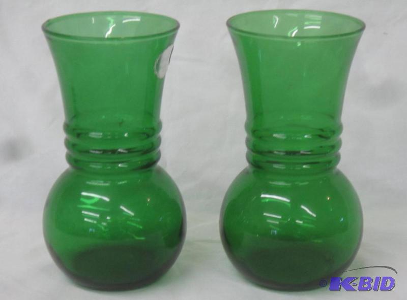 lot 170 image: 6 12 Pair of Green Vases