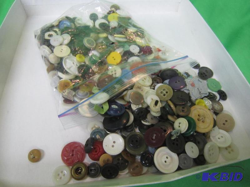 lot 183 image: Bag of Buttons