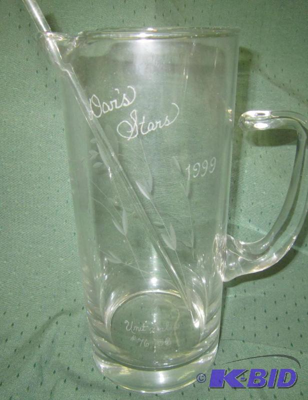 lot 188 image: Collectible Glass Tea or Drink Pitcher and Glass Stir Stick - Princess House