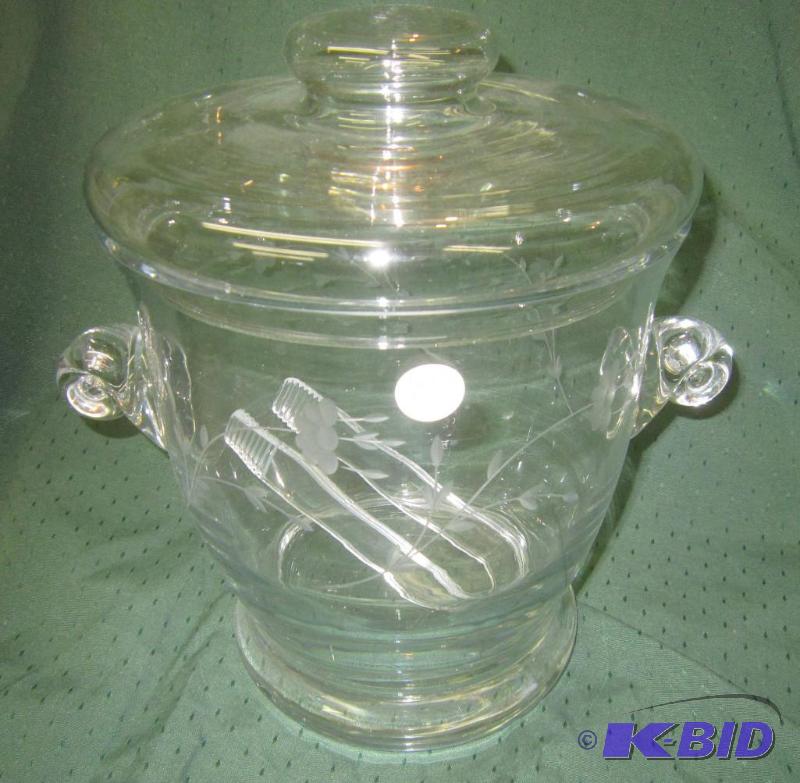 lot 189 image: Princess House Ice Bucket and Tongs with Lid