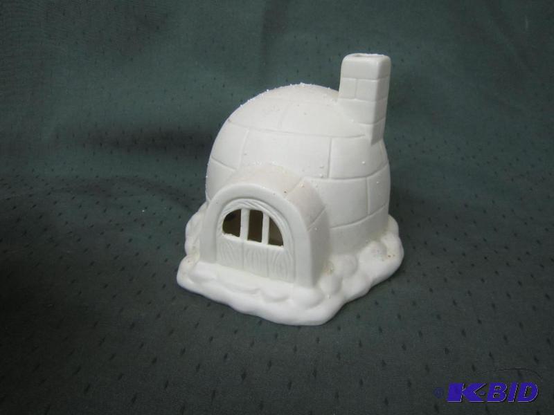 lot 220 image: COLLECTIBLE - SNOWBABIES